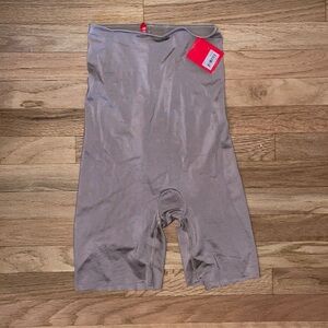 SPANX briefs size S 🎉NWT